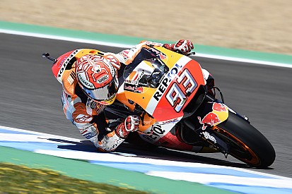 MotoGP Jerez: Isınma turlarında kaza yapan Marquez lider