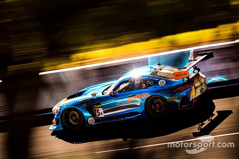 Fumes leave Whincup dizzy at Bathurst