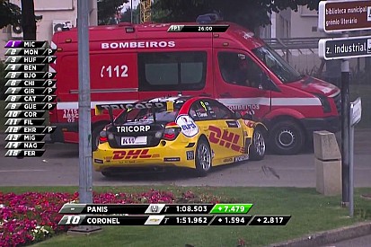 Video: Tom Coronel chocó con una camioneta de bomberos