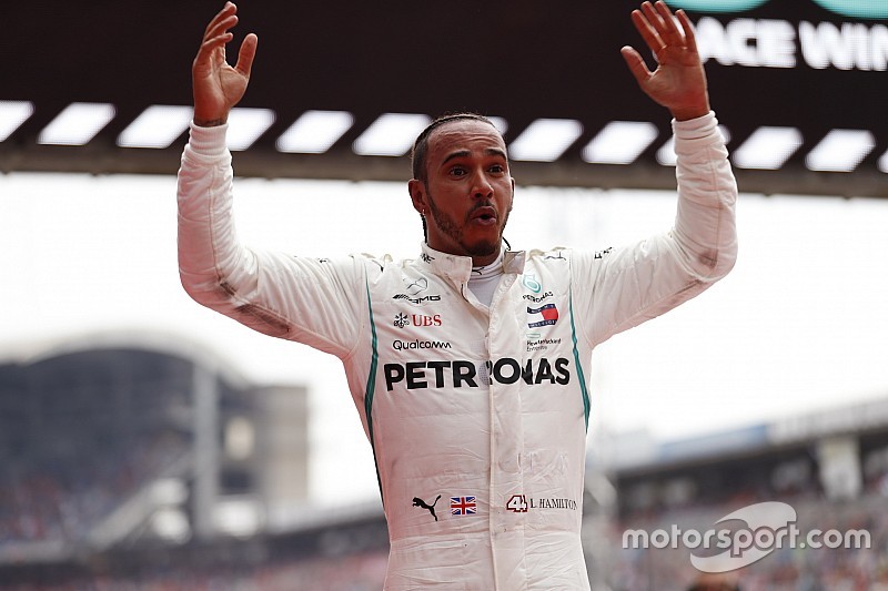 Hamilton na verhoor stewards: “Ze begrepen dat er verwarring was
