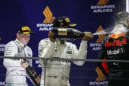 Hamilton örömünnepe Szingapúrban