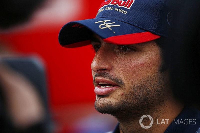 Sainz evita le domande, ma la saga sui motori si avvicina agli annunci