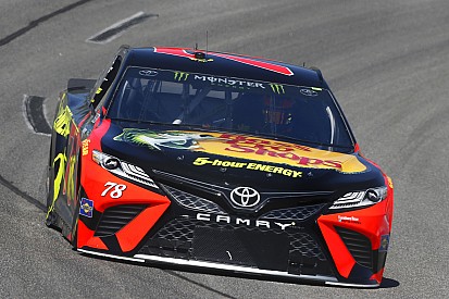 Martin Truex Jr batte Chase Elliott centra la pole position a Richmond