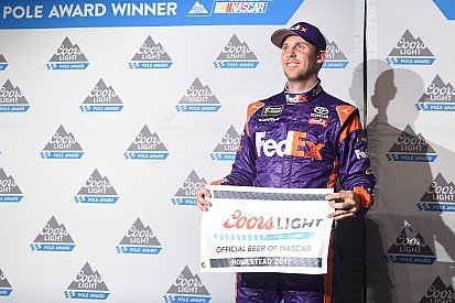 Hamlin snags pole from Truex in dramatic qualifying session