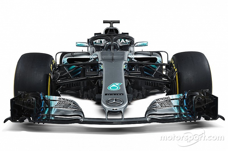 Mercedes a confronto: scopriamo le differenze tra W08 e W09