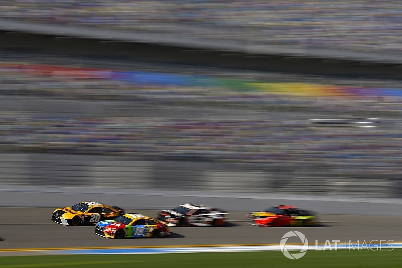 GALERÍA: La acción sabatina en NASCAR