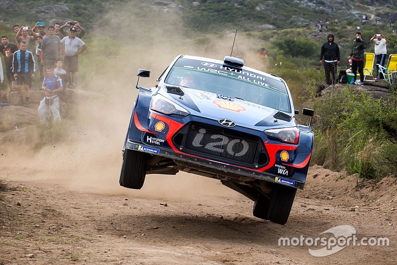 Argentina, PS1: Neuville subito leader davanti a Tanak e Ogier