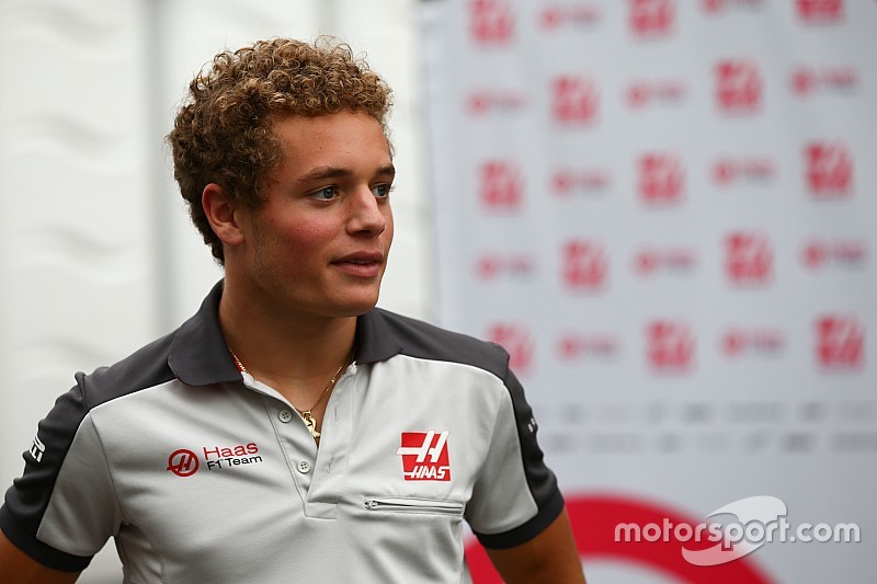 Haas оставила Ферруччи в своей молодежной программе