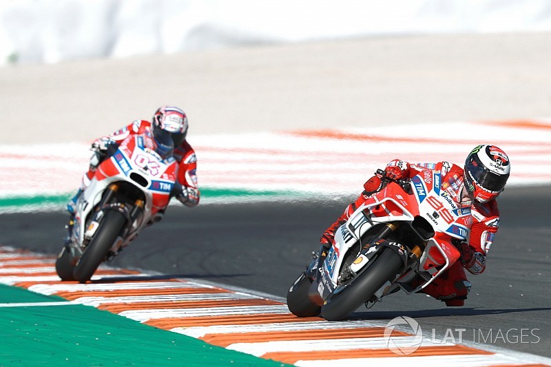 Lorenzo: Ignoring team orders was best for Dovizioso