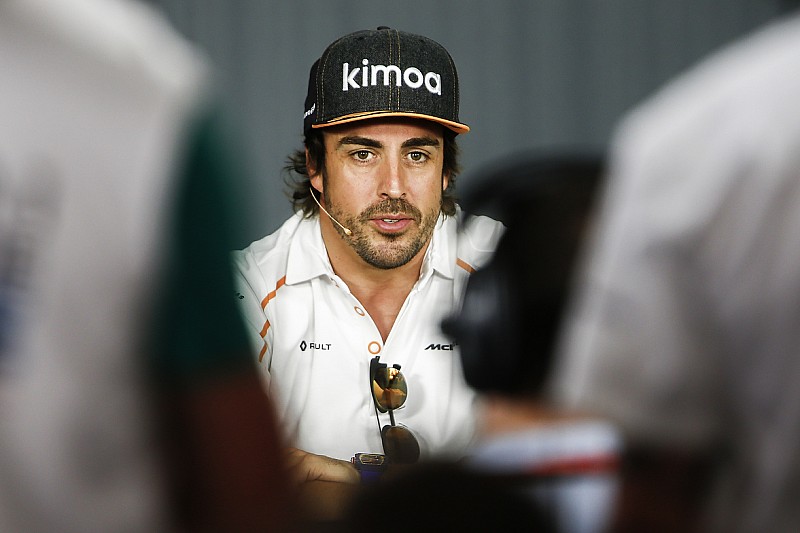 Si McLaren sigue así, Alonso admite que podría evaluar otras opciones
