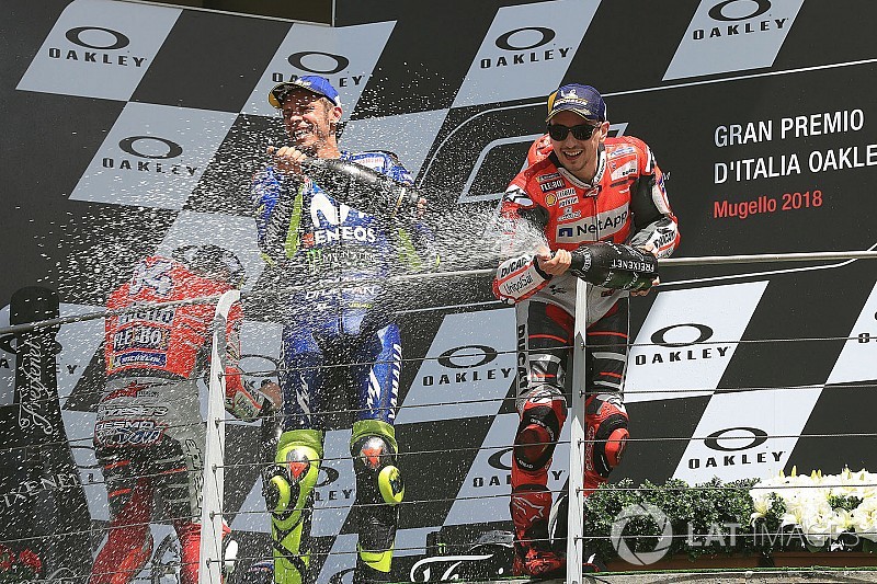 Rossi: Lorenzo masih berpeluang dalam pertarungan gelar