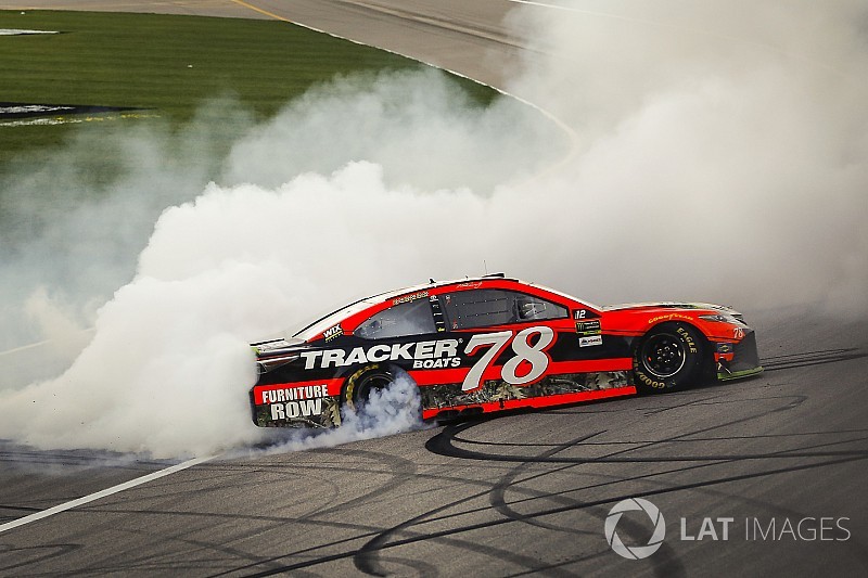 NASCAR: Kansas-Sieg für Truex Jr., Playoff-Aus für Larson und Co.
