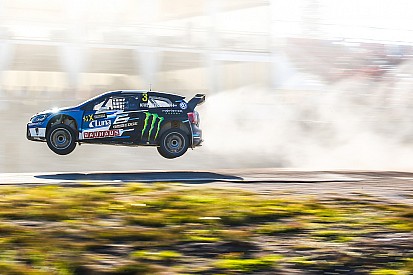 Video: WRX-kampioen Kristoffersson vlamt in Holjes