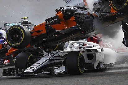 Verstappen : Même sans le Halo, Leclerc n'aurait pas été touché