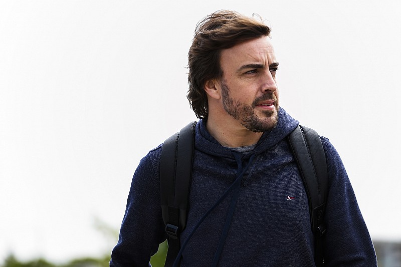 Alonso insiste en que no piensa en dejar la Fórmula 1