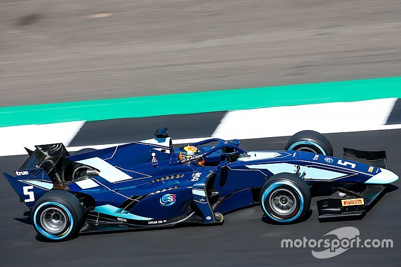 Silverstone F2: Albon kazandı, Russell pitte sorun yaşadı
