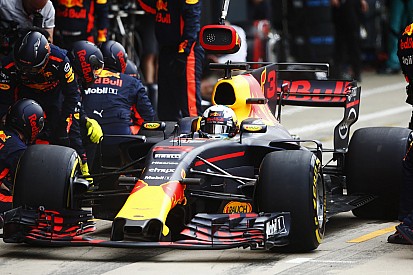 Britanya'da günün pilotu Ricciardo oldu