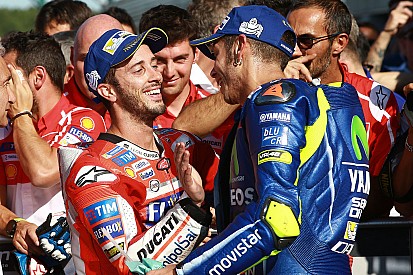 Mooie woorden van Rossi: “Iedereen kan van Dovizioso leren”