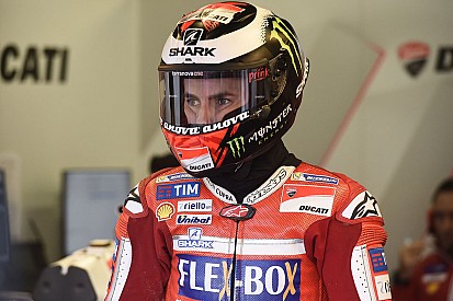 Lorenzo sufre un ligero esguince en el tobillo izquierdo (vídeo)