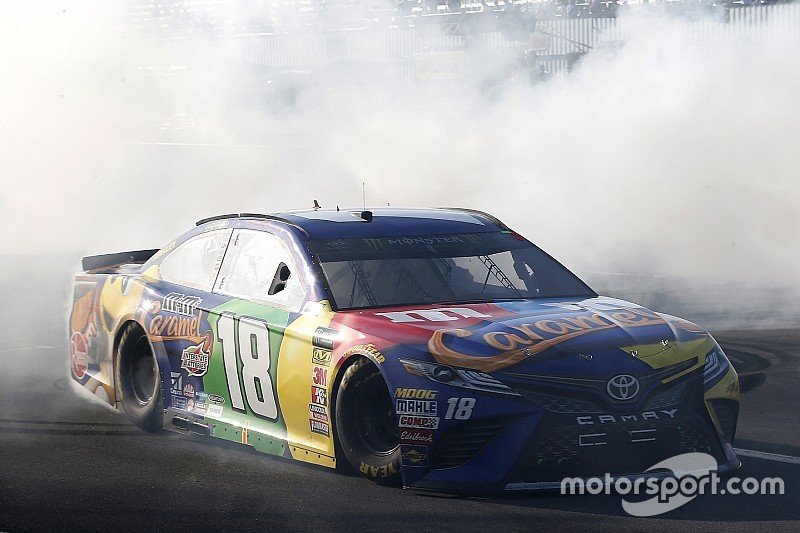 Буш одержал победу в гонке NASCAR в Поконо с 28-го места на старте