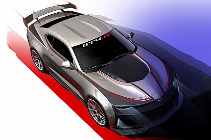 Deze Chevrolet Camaro GT4 zien we binnenkort op het circuit
