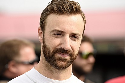 Apesar de acidente, Hinchcliffe aprova teste em Phoenix
