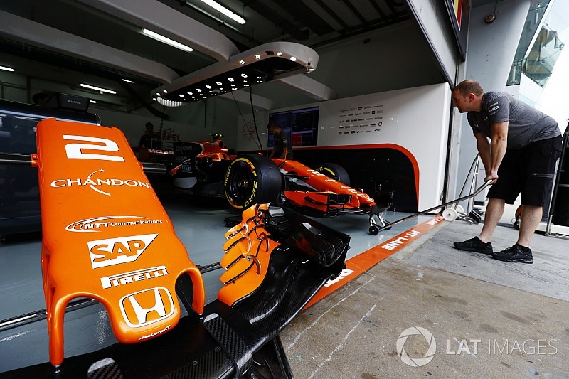 Amikor a McLaren-Honda segít a Mercedesnek
