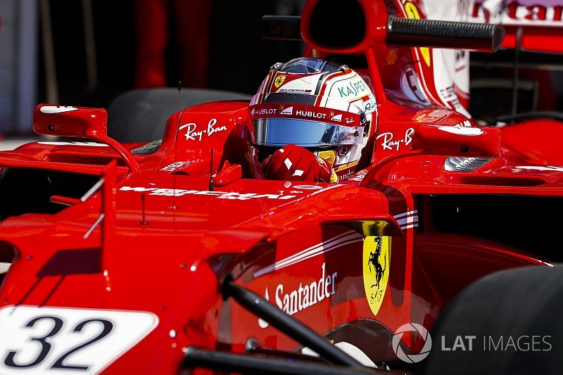 Ferrari прервала отдых Леклера ради шинных тестов в Барселоне