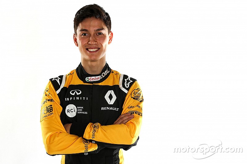 Aitken Renault'nun yedek, Markelov test pilotu oldu
