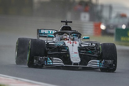 Хэмилтон выиграл дождевую квалификацию в Спа, Racing Point стартует со второго ряда