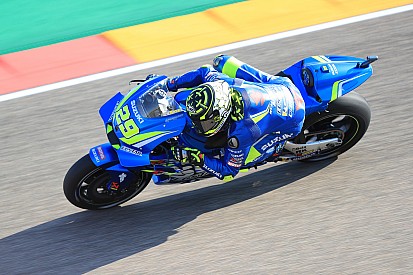 Aragon, Warm-Up: Iannone cade, ma precede Dovi. A terra anche Marquez