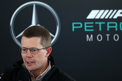 Mercedes'in motor şefi de üç motor kuralından rahatsız