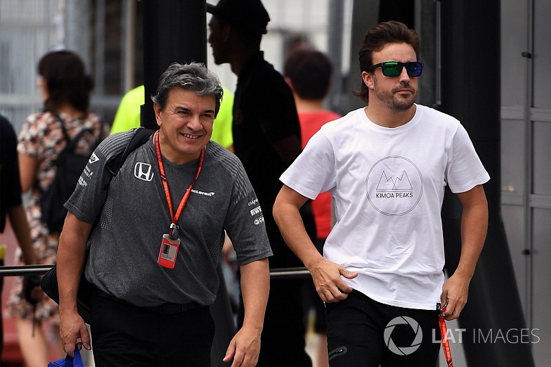 Alonso mérgében lyukat ütött a falba?!