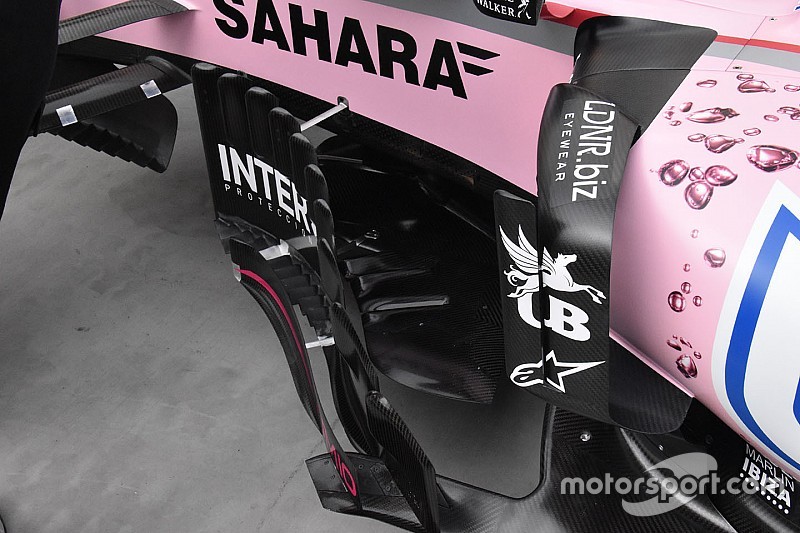 Force India: sul marciapiede del barge board un'infinità di soffiaggi!