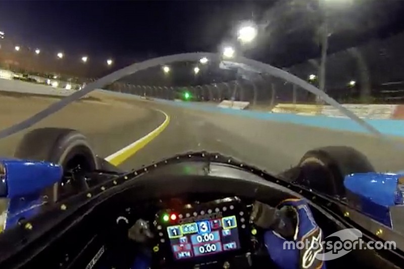 Fejkamerás videón a szélvédős IndyCar-teszt, éjszaka