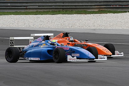 F4/SEA Sepang II: Presley menangi duel sengit melawan Frost di Race 4