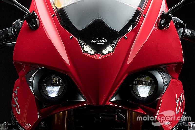 Відео Moto-e: Energica Ego перемагає BMW, Ferrari та Tesla