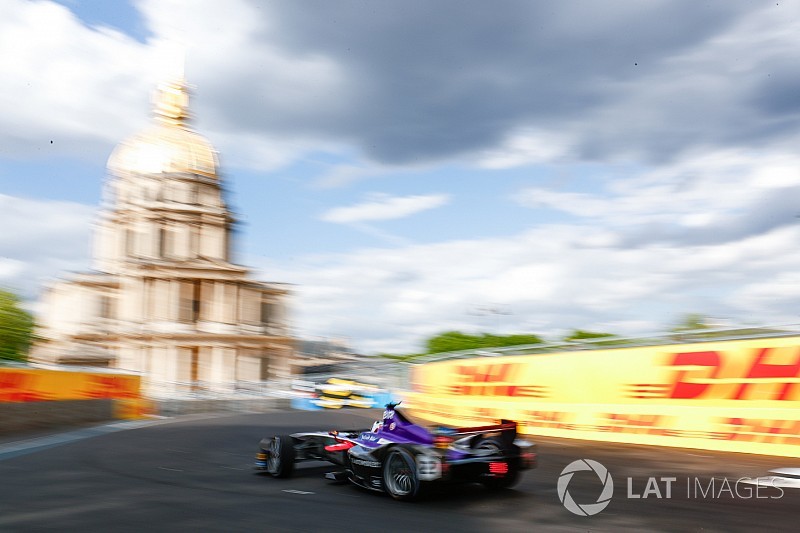 Paris ePrix 1. antrenman: Kırmızı bayraklı seansta Bird lider