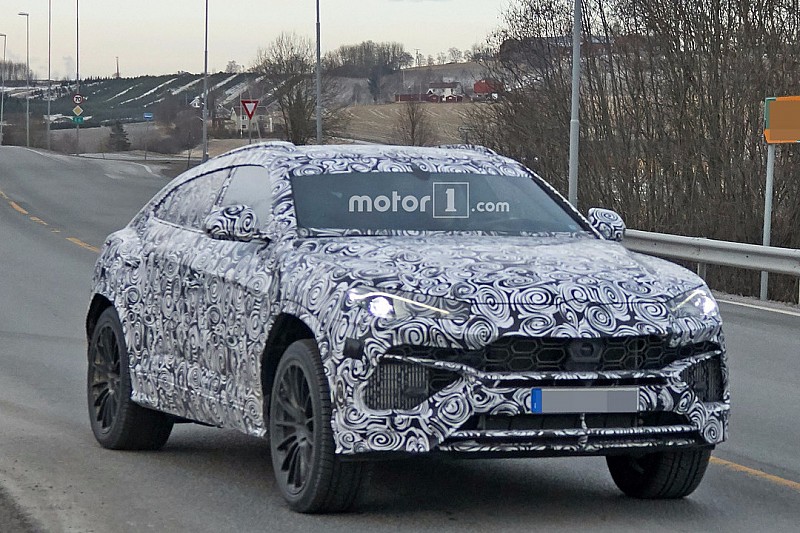 Spyshots - Le Lamborghini Urus livre quelques secrets