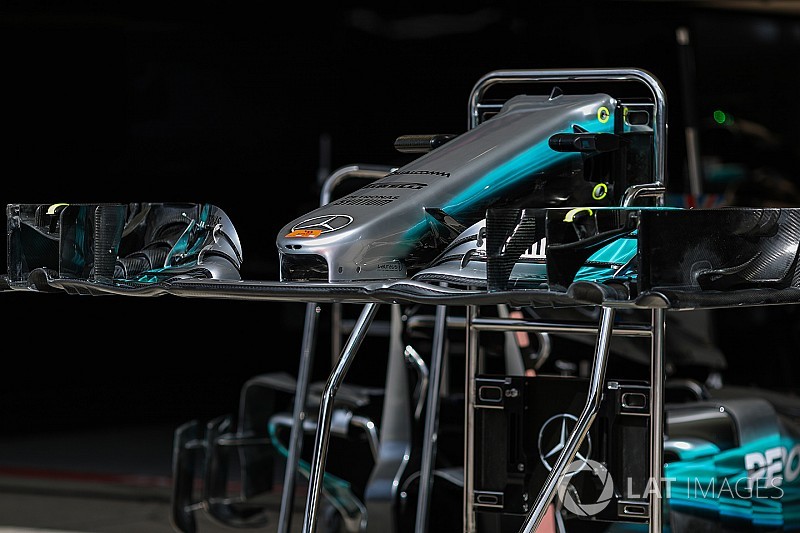 Red Bull, Mercedes'in ön kanadının çalınmasına engel olmuş