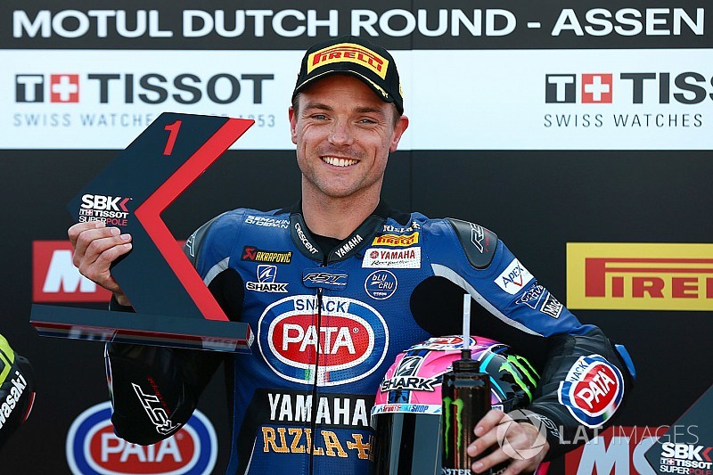 Assen WSBK: Lowes outpaces Rea for maiden pole