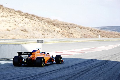 Alonso mozgásban az új McLarennel: videók