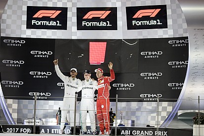 Hamilton dan Vettel lebih suka logo lama F1