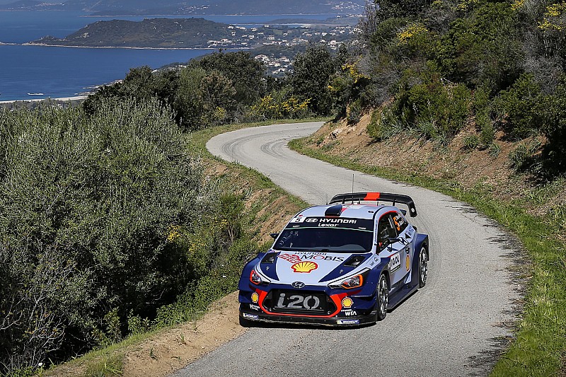 WRC Korsika: Meeke tersingkir, Neuville ambil alih pimpinan