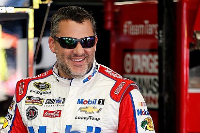 Stewart doesn't regret sounding off on lug nuts, despite suspensions