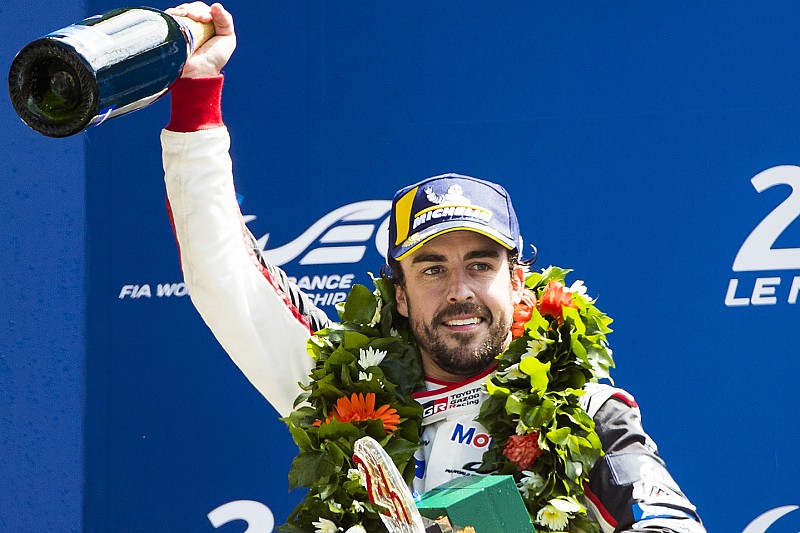 Alonso re a Le Mans: