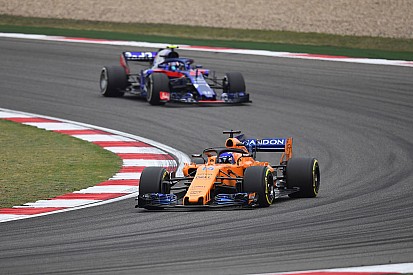 Alonso "doesn't care" about F1 form of Honda, Ferrari