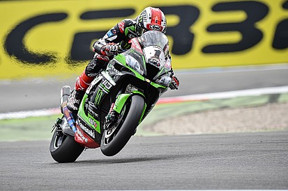 Rea firma el doblete en Assen en su carrera número 200 del WorldSBK