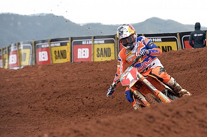 Pauls Jonass sempre più padrone della MX2: ecco il tris in Spagna