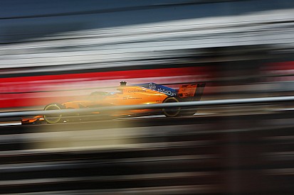 A mitad de temporada, McLaren es el tercer equipo que más vueltas ha dado